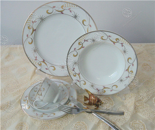 Fancy Dinner Plates with Gold Decal